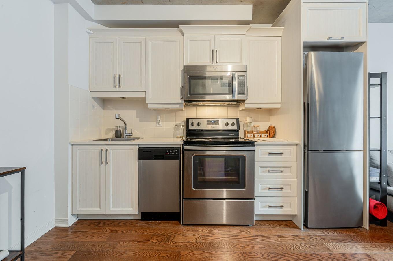 Kitchen - 102-1205 Rue Mackay, Montréal (Ville-Marie), QC - Indoor Photo Showing Kitchen