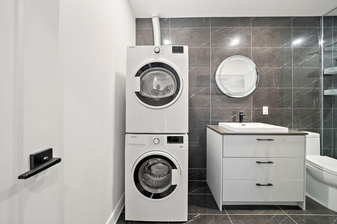 Laundry room - 615-1575 Rue Gareau, Montréal (Ville-Marie), QC - Indoor Photo Showing Laundry Room