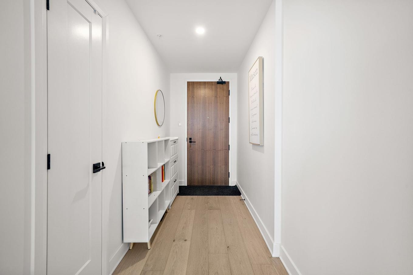 Hall - 615-1575 Rue Gareau, Montréal (Ville-Marie), QC - Indoor Photo Showing Other Room