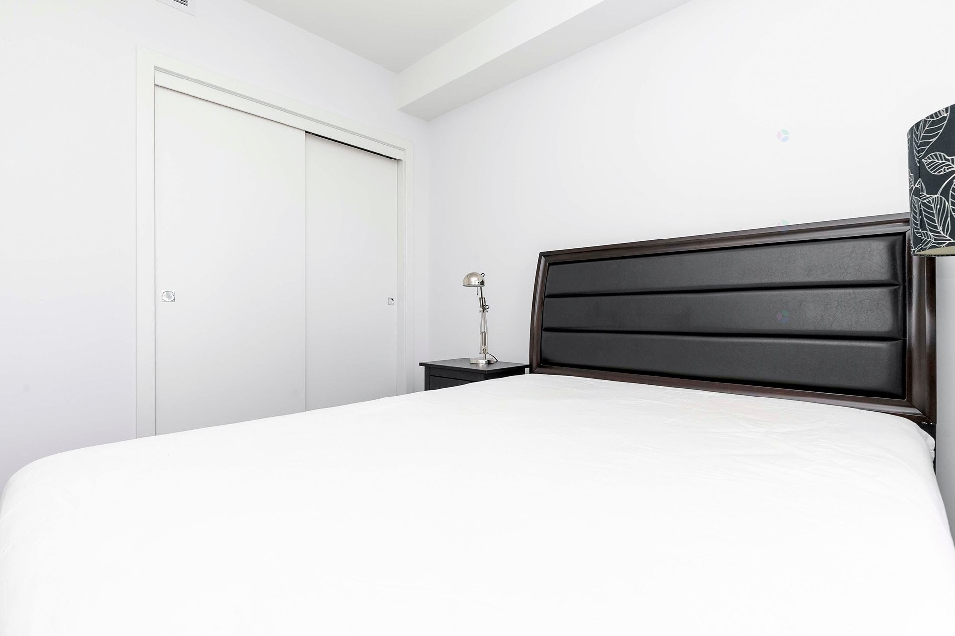 Chambre à coucher - 1607-1211 Rue Drummond, Montréal (Ville-Marie), QC - Indoor Photo Showing Bedroom