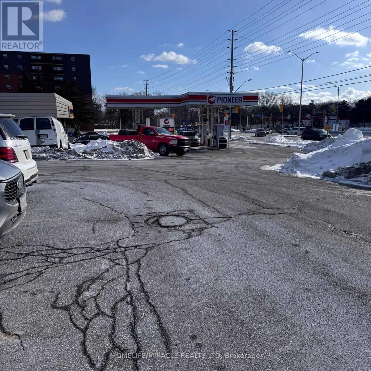 3415 Dixie Road, Mississauga, ON