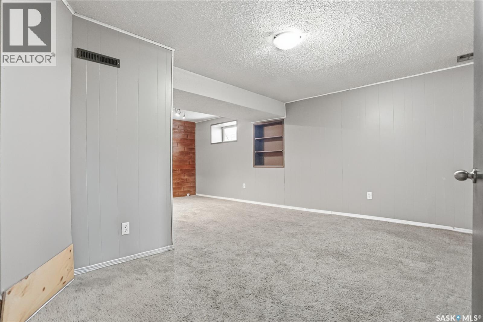 10 Connaught Place, Saskatoon, SK - Indoor Photo Showing Other Room