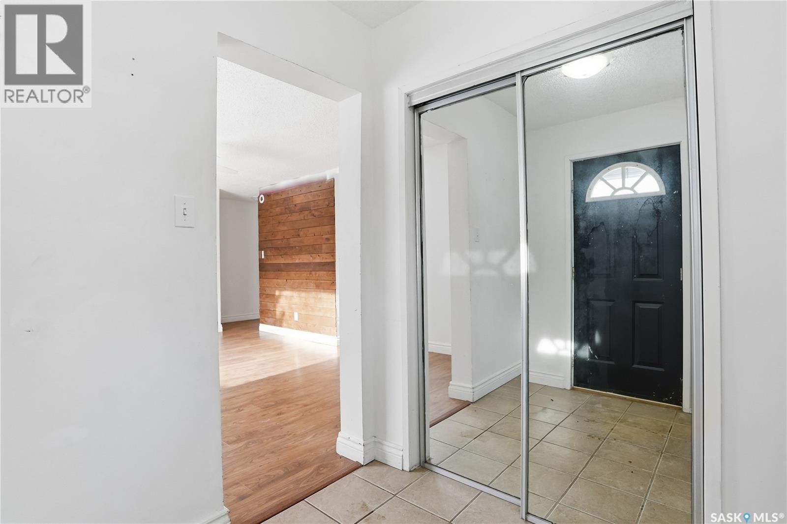 10 Connaught Place, Saskatoon, SK - Indoor Photo Showing Other Room