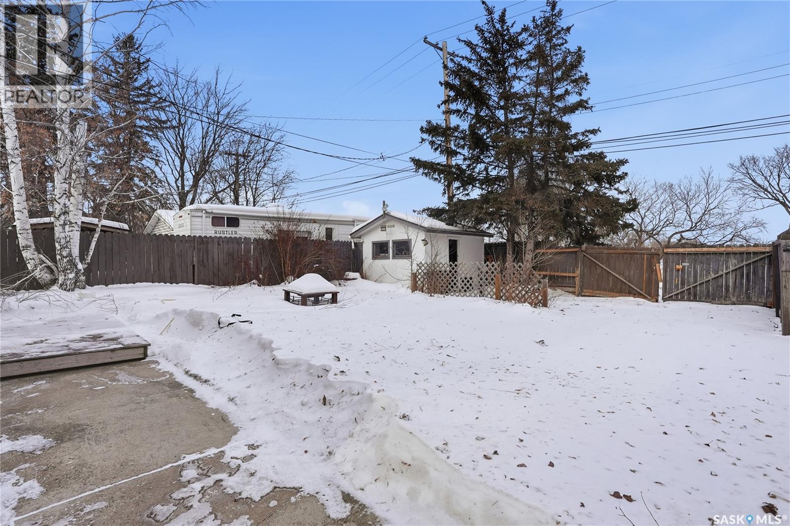 10 Connaught Place, Saskatoon, SK - Outdoor