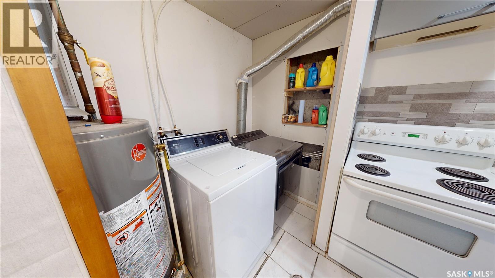 3114 7Th Street E, Saskatoon, SK - Indoor Photo Showing Laundry Room