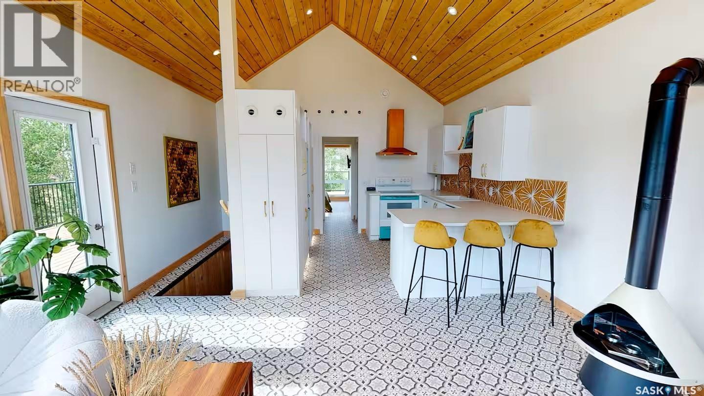 6 Moki Bay, Kenosee Lake, SK - Indoor