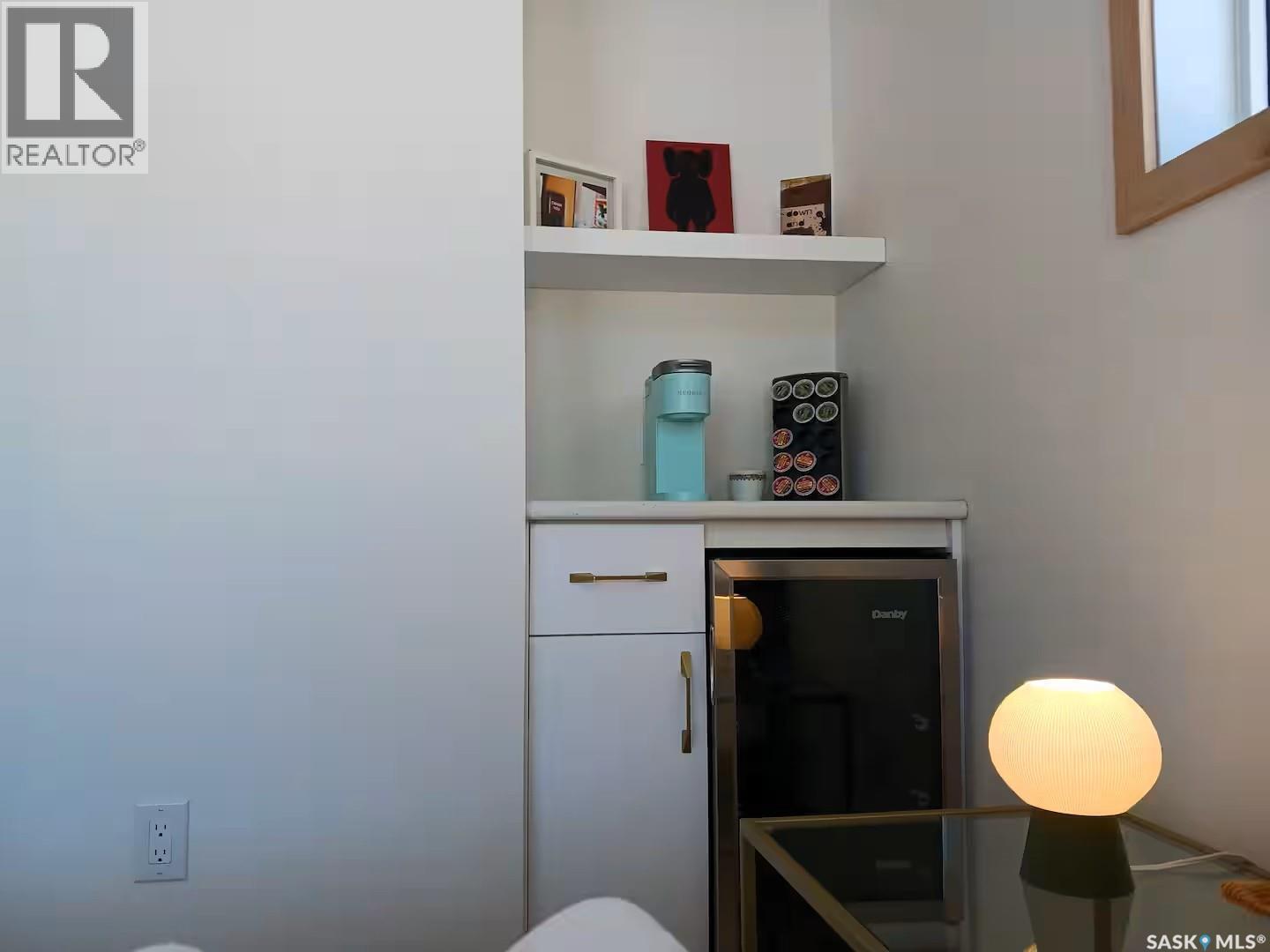 6 Moki Bay, Kenosee Lake, SK - Indoor