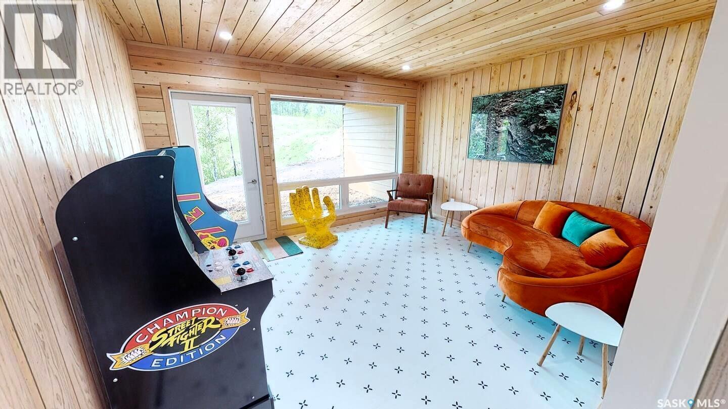 6 Moki Bay, Kenosee Lake, SK - Indoor