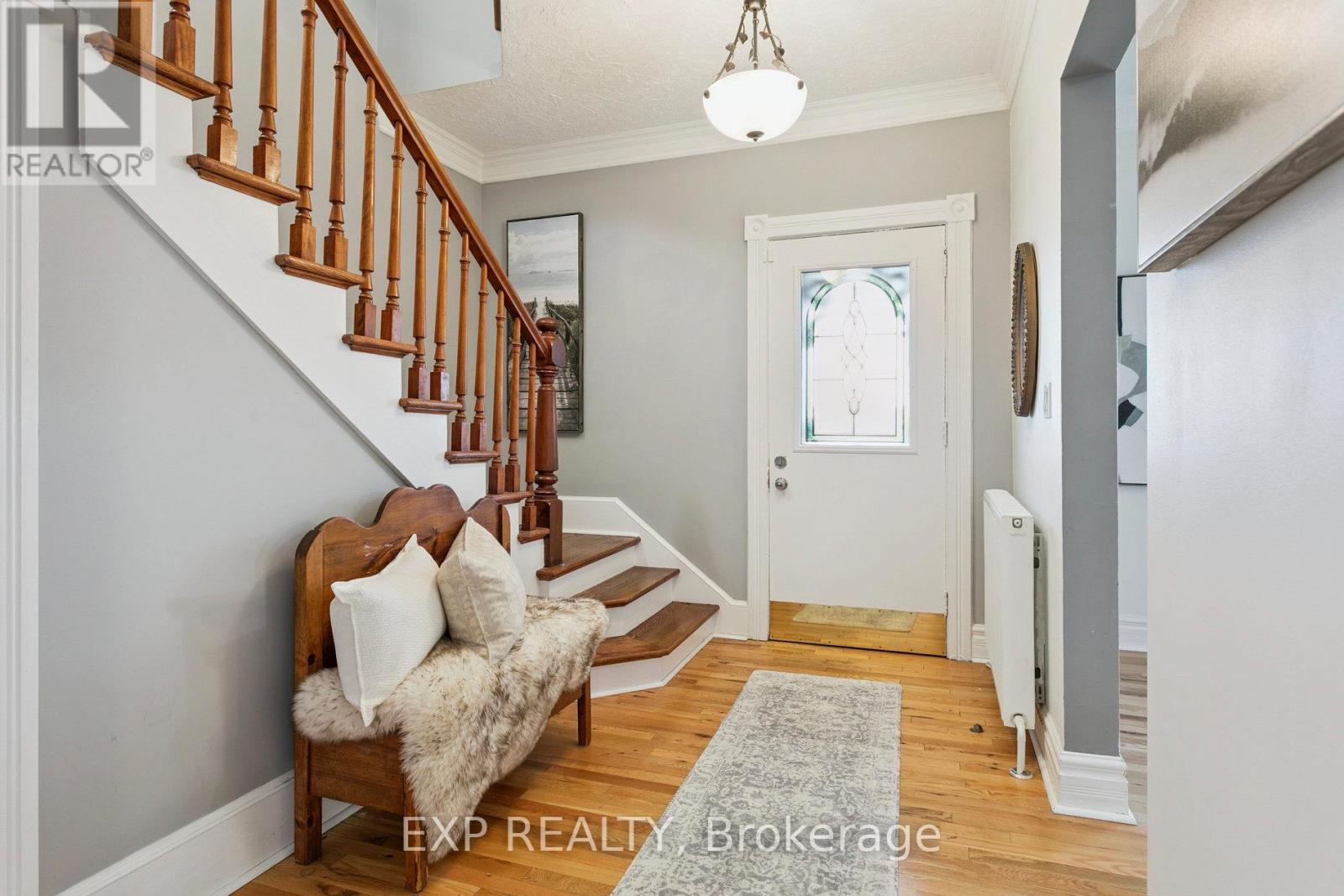 132 Queen Street W, Cambridge, ON - Indoor Photo Showing Other Room