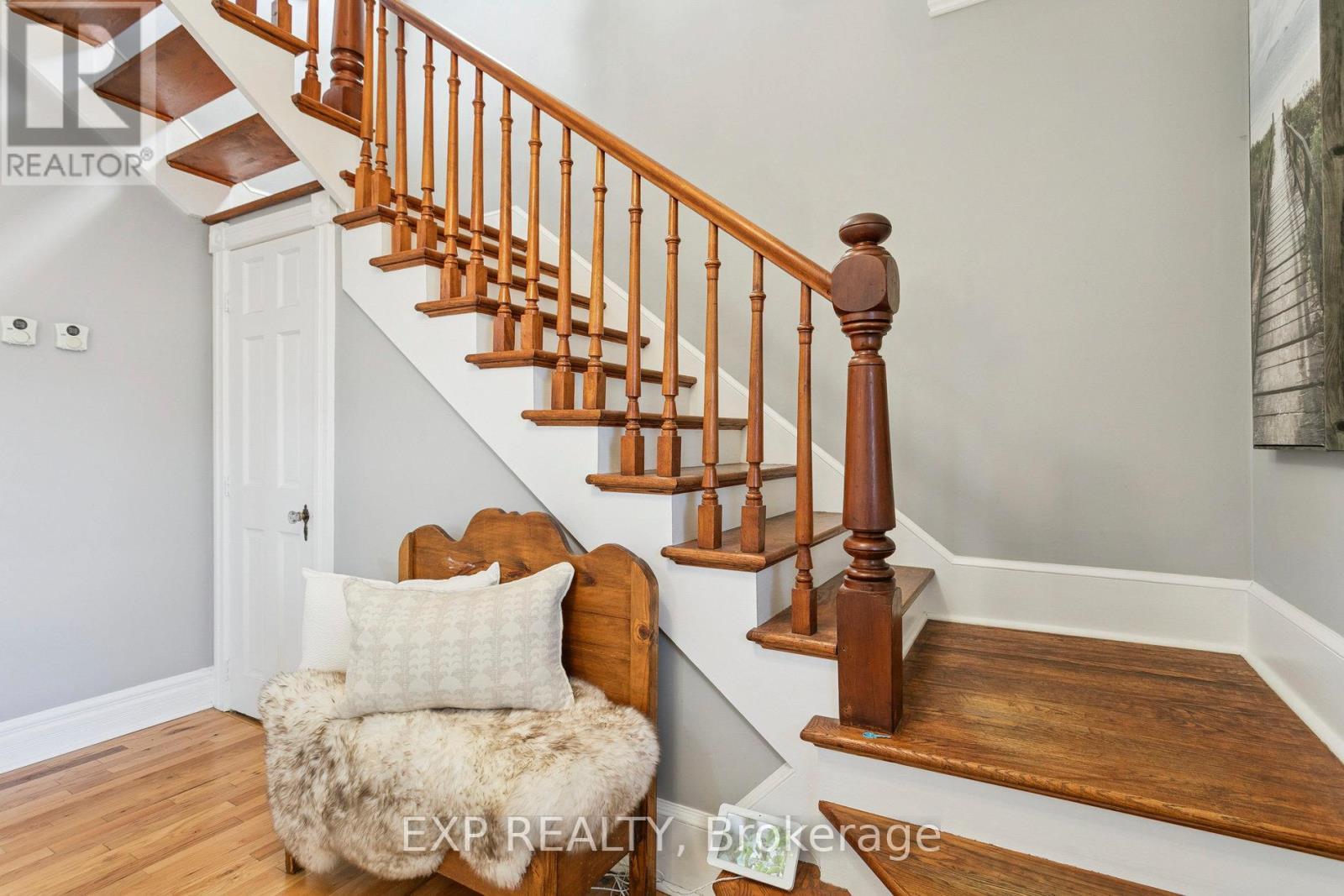 132 Queen Street W, Cambridge, ON - Indoor Photo Showing Other Room