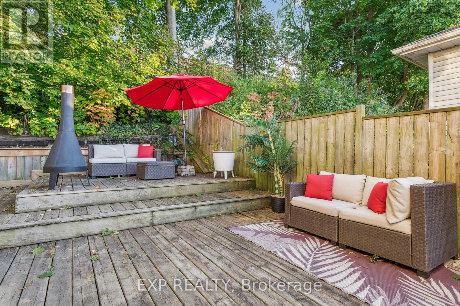 132 Queen Street W, Cambridge, ON - Outdoor With Deck Patio Veranda