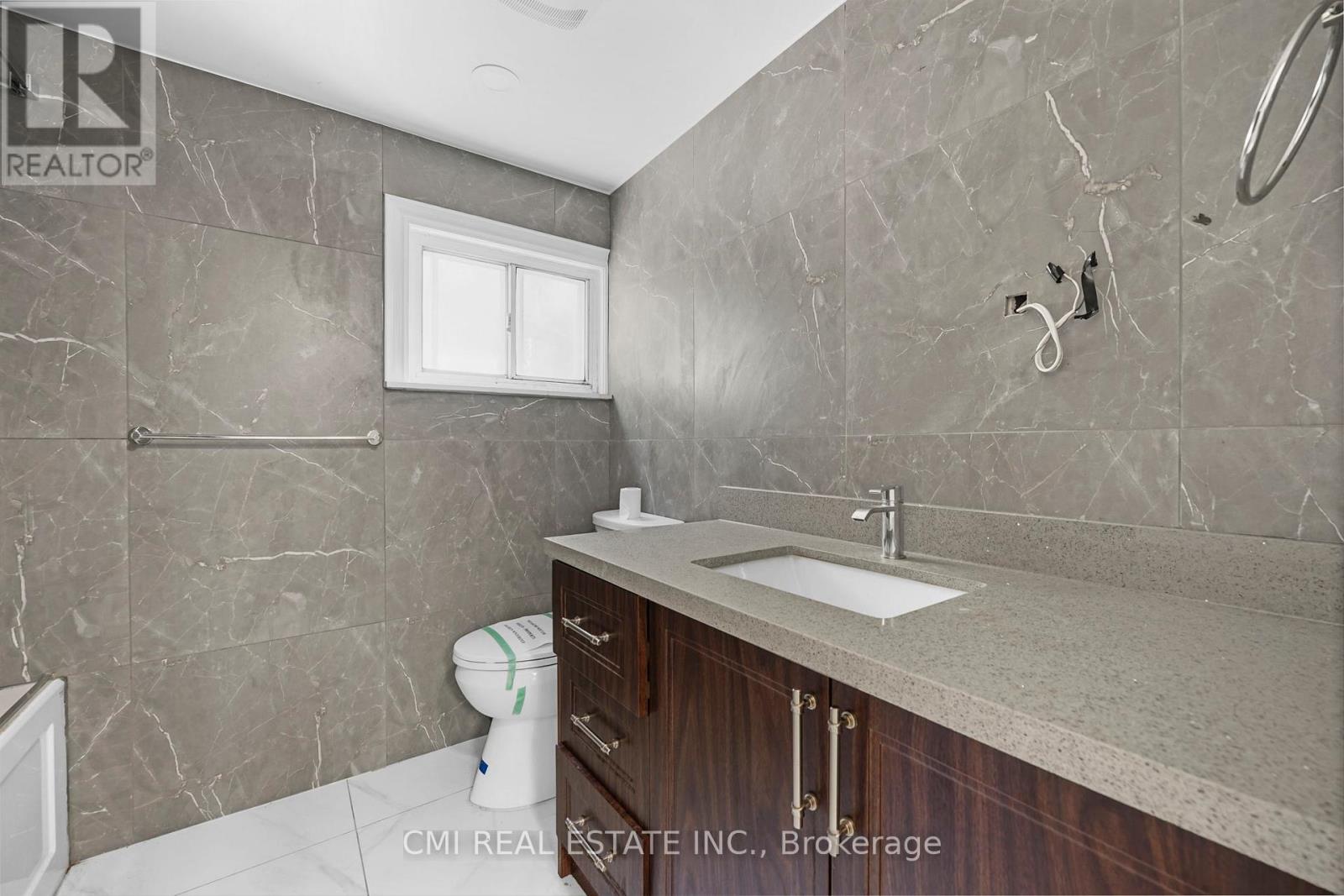 50 Apache Trail, Toronto, ON - Indoor Photo Showing Bathroom