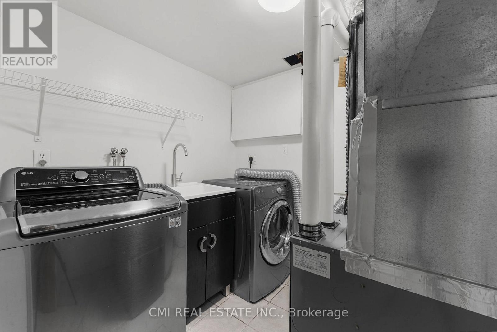 50 Apache Trail, Toronto, ON - Indoor Photo Showing Laundry Room