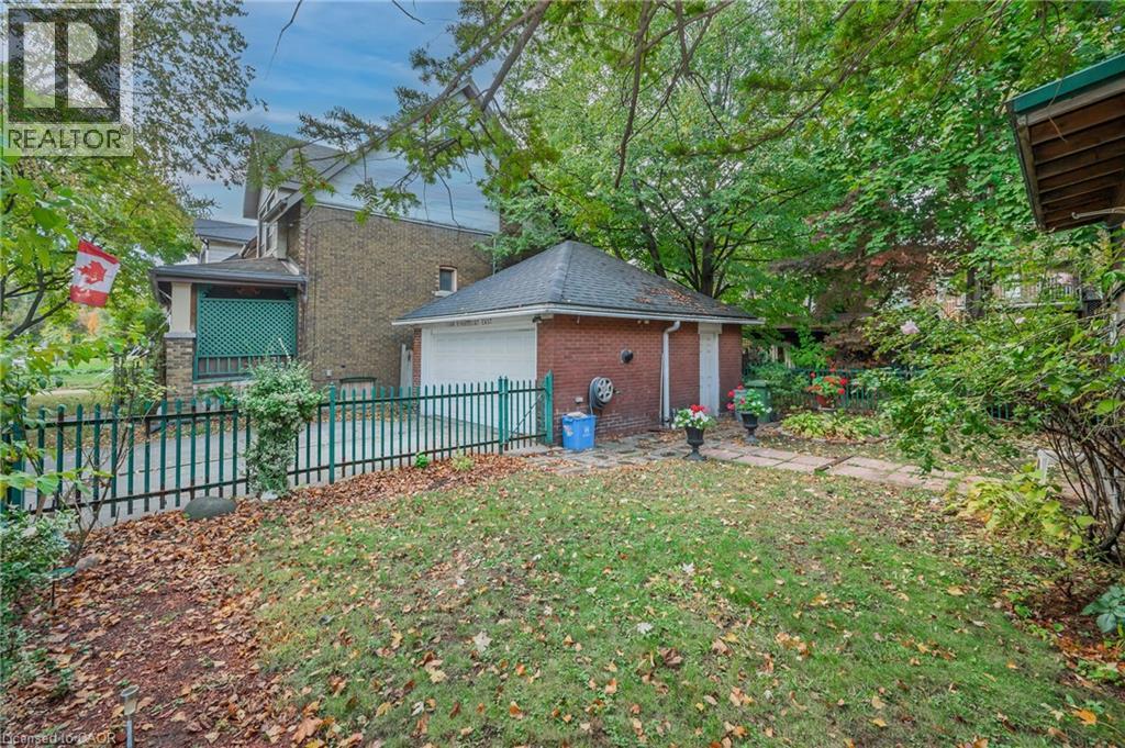 1088 King Street E, Hamilton, ON - Outdoor