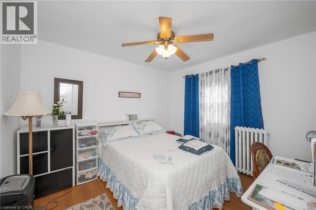 1088 King Street E, Hamilton, ON - Indoor Photo Showing Bedroom