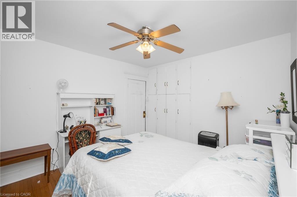 1088 King Street E, Hamilton, ON - Indoor Photo Showing Bedroom