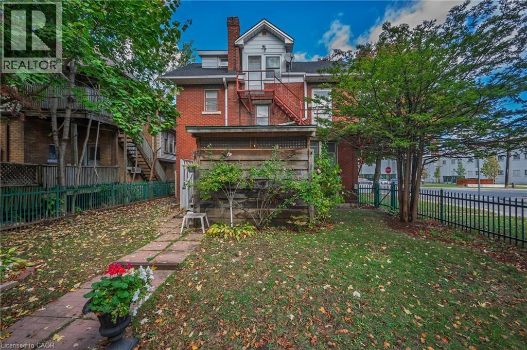 1088 King Street E, Hamilton, ON - Outdoor