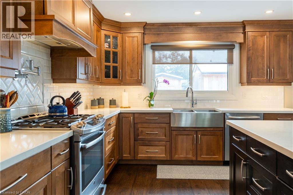 569 Rosseau Road, Hamilton, ON - Indoor Photo Showing Kitchen With Double Sink