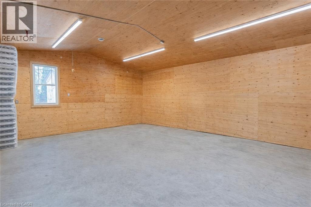500 SQ FT workshop - 569 Rosseau Road, Hamilton, ON - Indoor Photo Showing Other Room