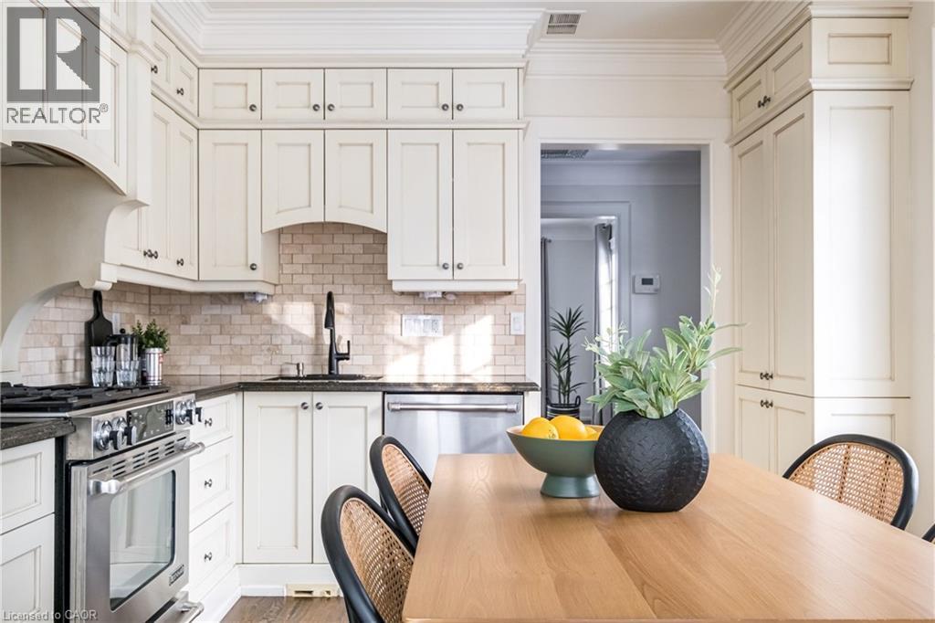 63 Dalewood Crescent, Hamilton, ON - Indoor Photo Showing Other Room