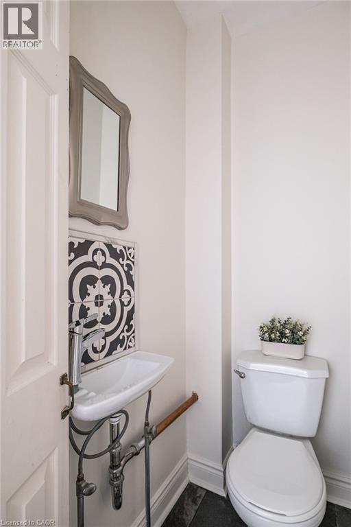 63 Dalewood Crescent, Hamilton, ON - Indoor Photo Showing Bathroom