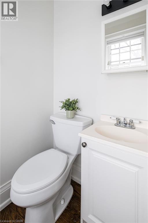 63 Dalewood Crescent, Hamilton, ON - Indoor Photo Showing Bathroom