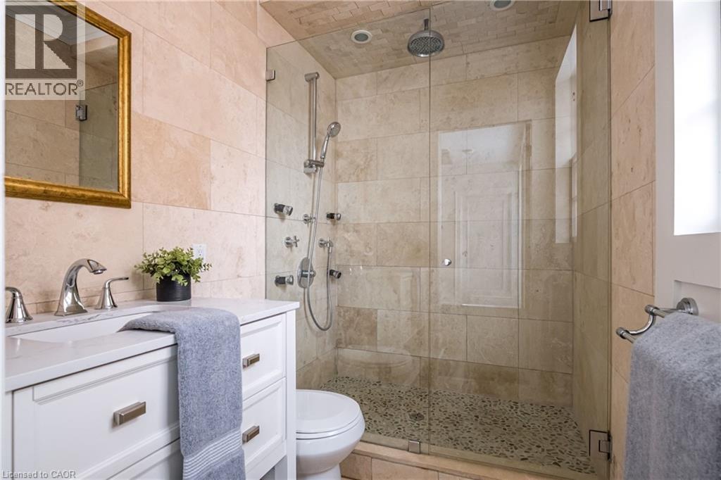63 Dalewood Crescent, Hamilton, ON - Indoor Photo Showing Bathroom