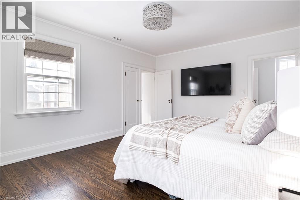 63 Dalewood Crescent, Hamilton, ON - Indoor Photo Showing Bedroom
