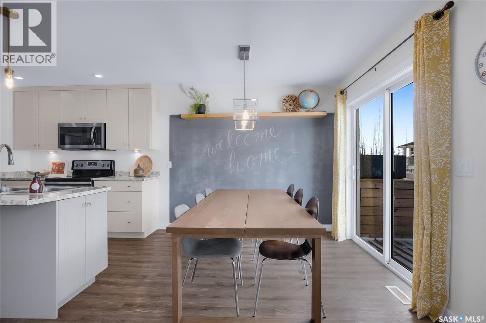 1059 Kolynchuk Crescent, Saskatoon, SK - Indoor Photo Showing Kitchen With Upgraded Kitchen