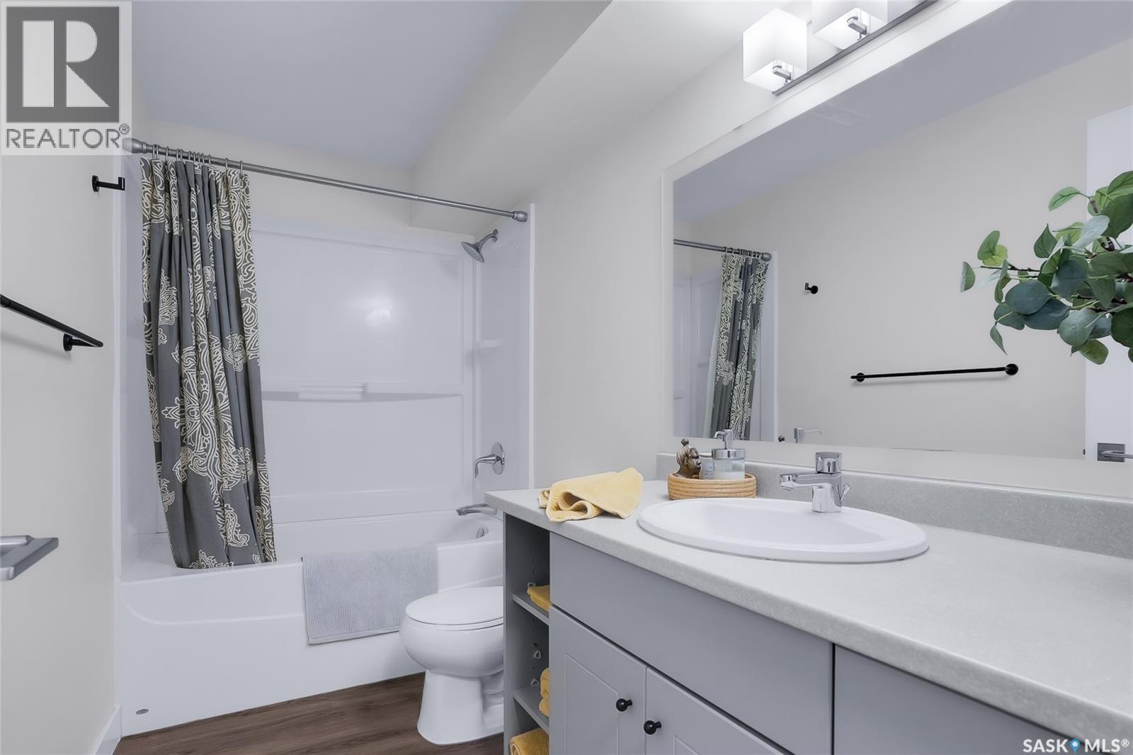 1059 Kolynchuk Crescent, Saskatoon, SK - Indoor Photo Showing Bathroom