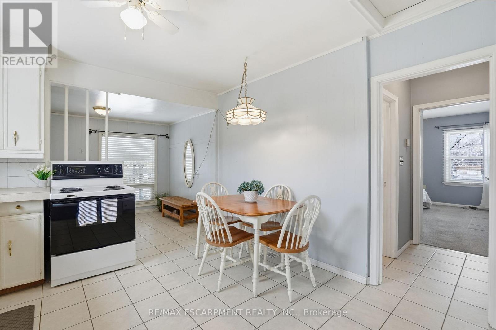 363 Limeridge Road E, Hamilton, ON - Indoor