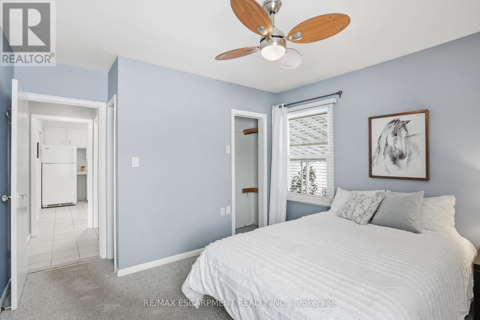 363 Limeridge Road E, Hamilton, ON - Indoor Photo Showing Bedroom