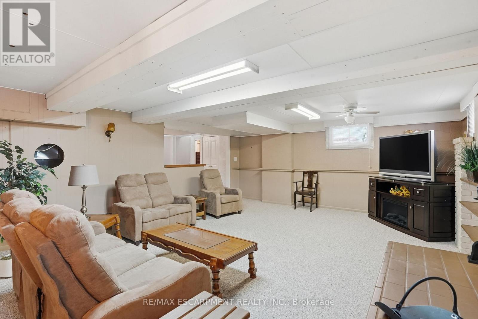 363 Limeridge Road E, Hamilton, ON - Indoor