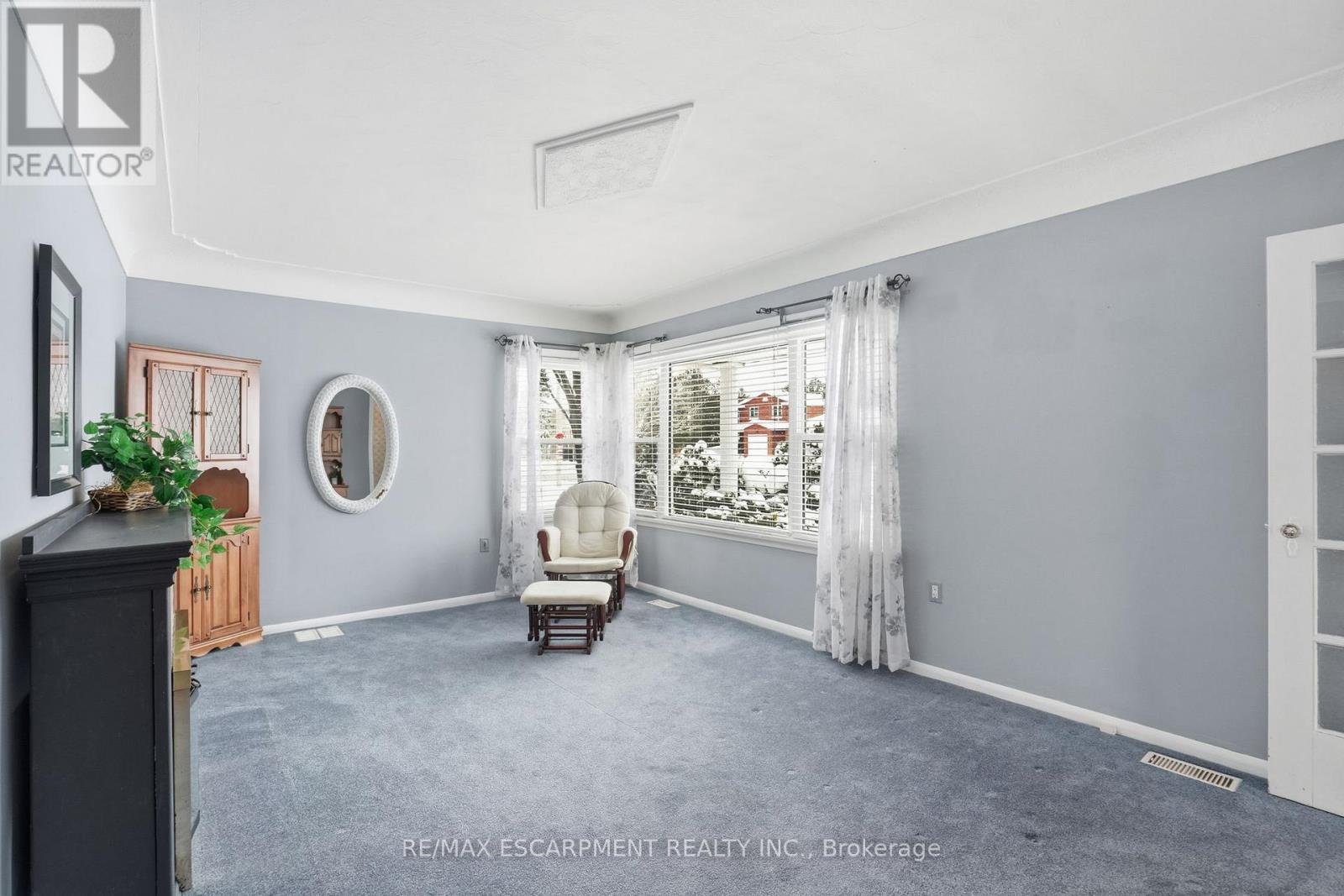 363 Limeridge Road E, Hamilton, ON - Indoor