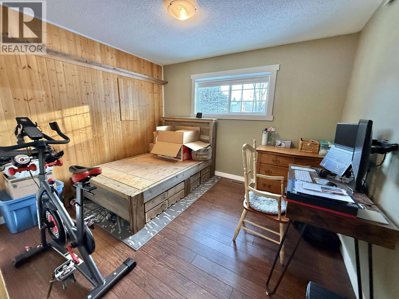 1702 Cypress Road, Quesnel, BC - Indoor Photo Showing Office