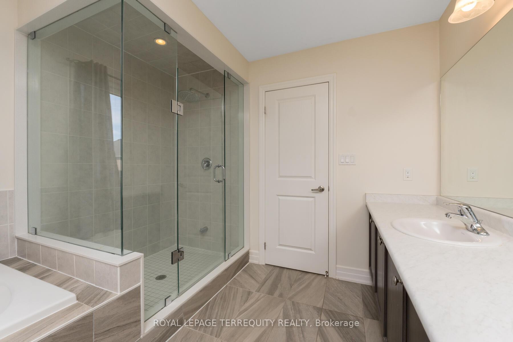 4516 Eclipse Way, Niagara Falls, ON - Indoor Photo Showing Bathroom