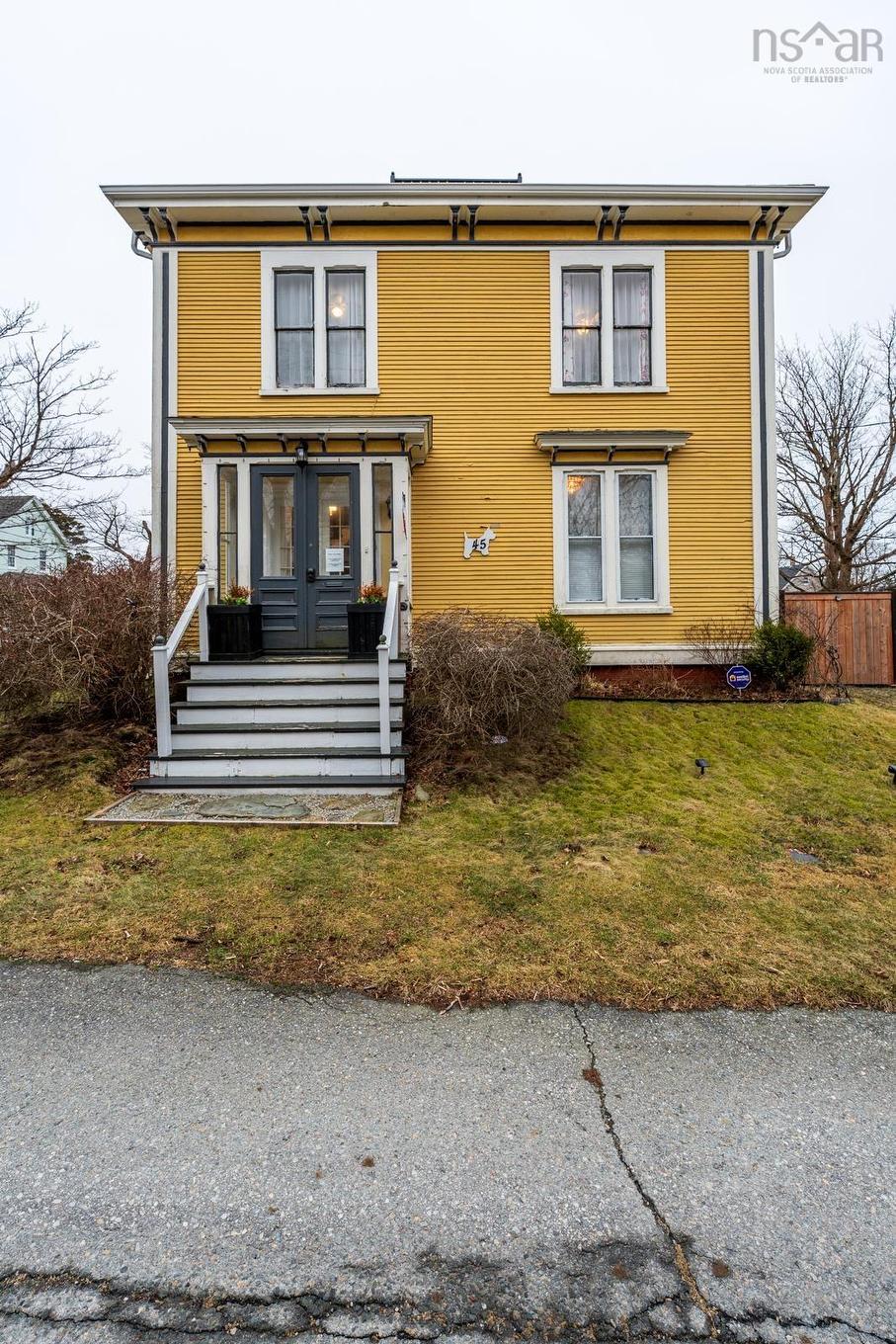 45 Alma Street, Yarmouth, NS