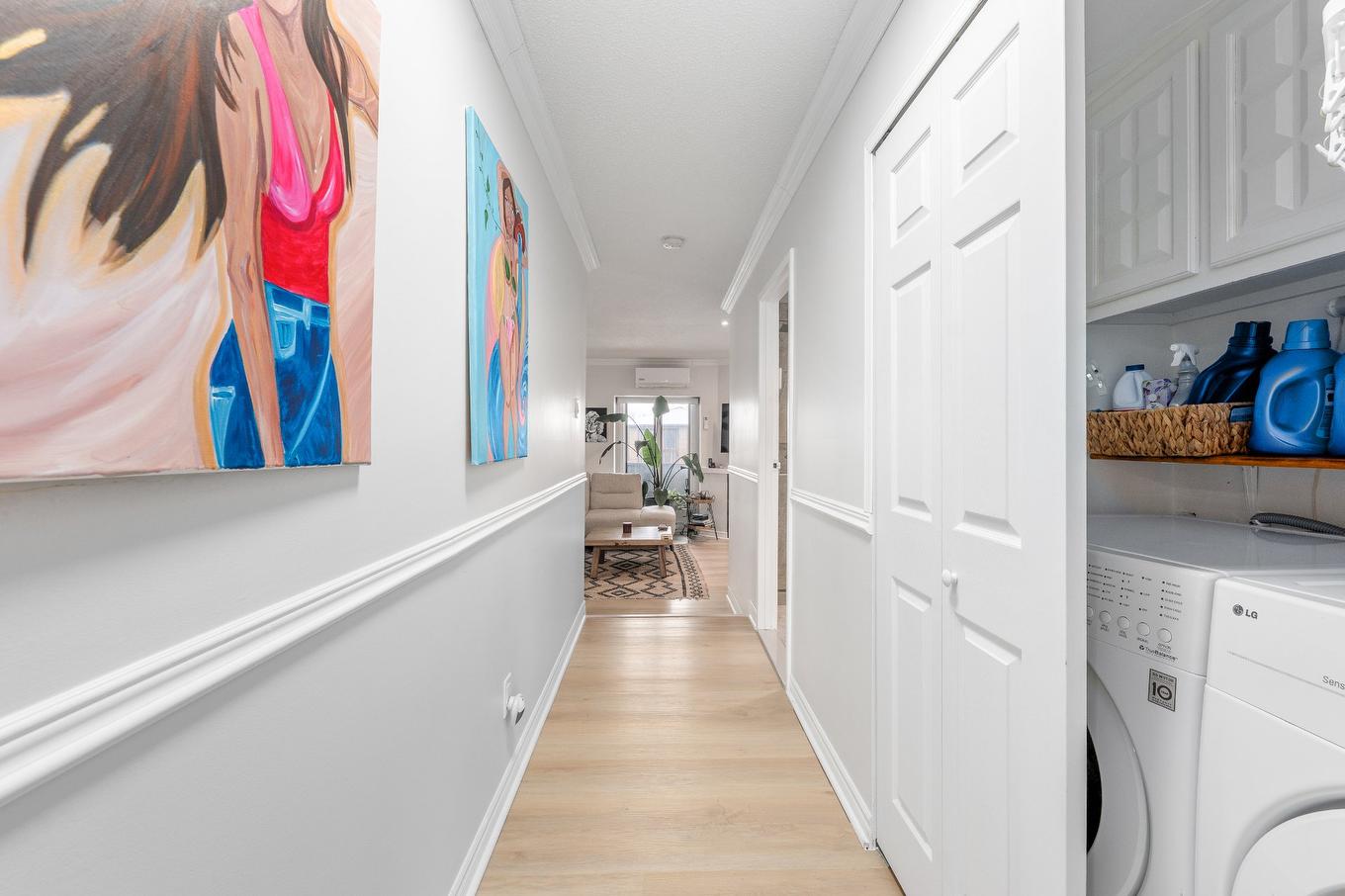 Hall - 55-435 Boul. Dagenais E., Laval (Vimont), QC - Indoor Photo Showing Laundry Room