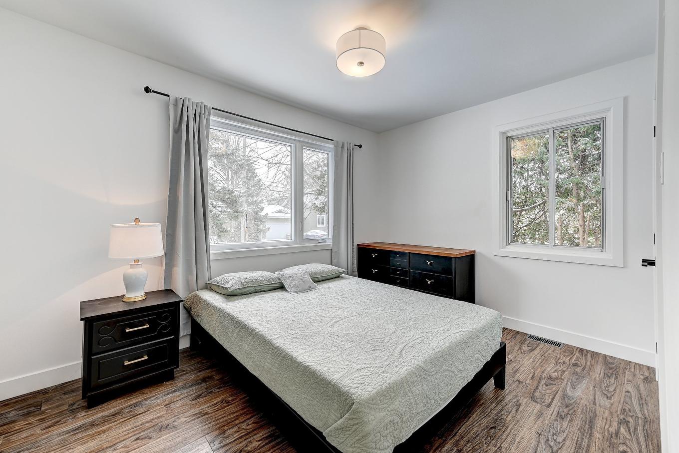 Primary bedroom - 124 Rue Greenfield, Longueuil (Greenfield Park), QC - Indoor Photo Showing Bedroom