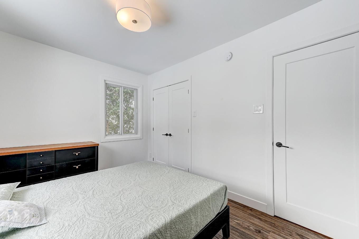 Primary bedroom - 124 Rue Greenfield, Longueuil (Greenfield Park), QC - Indoor Photo Showing Bedroom