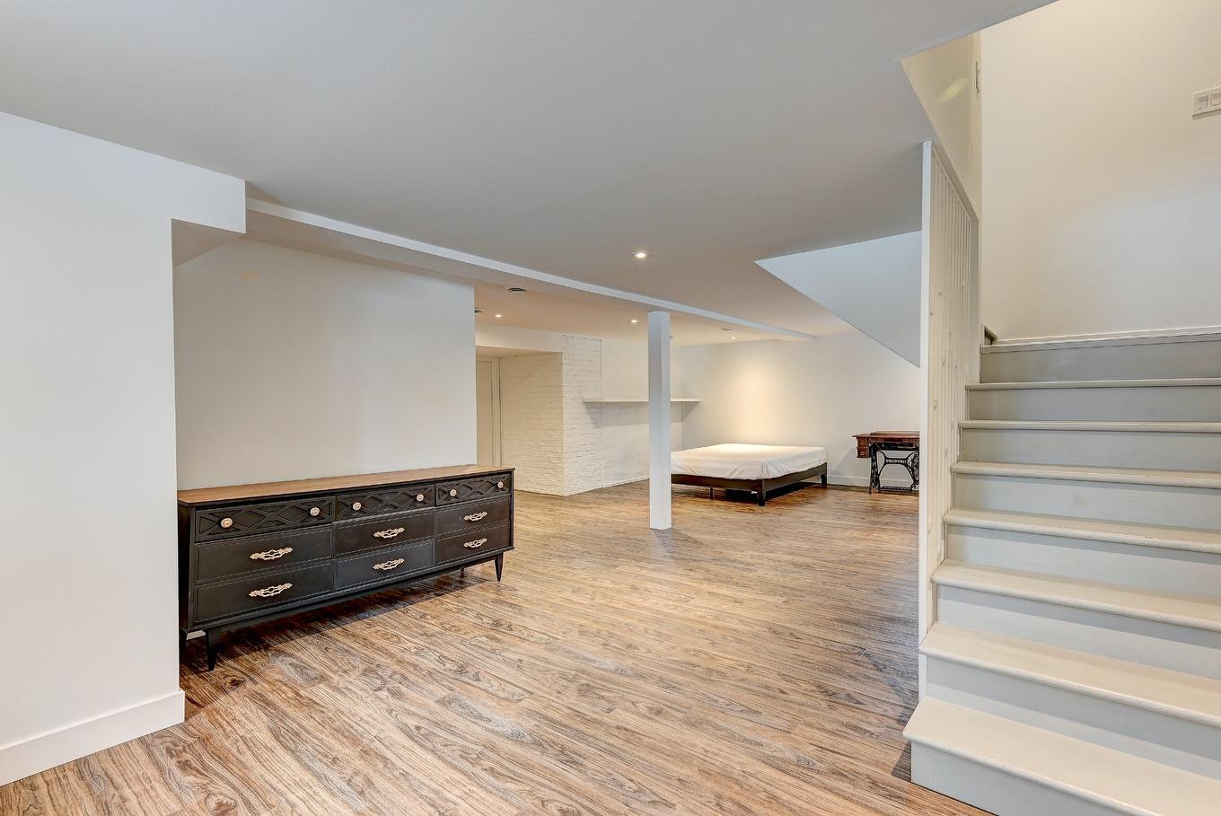 Basement - 124 Rue Greenfield, Longueuil (Greenfield Park), QC - Indoor Photo Showing Other Room