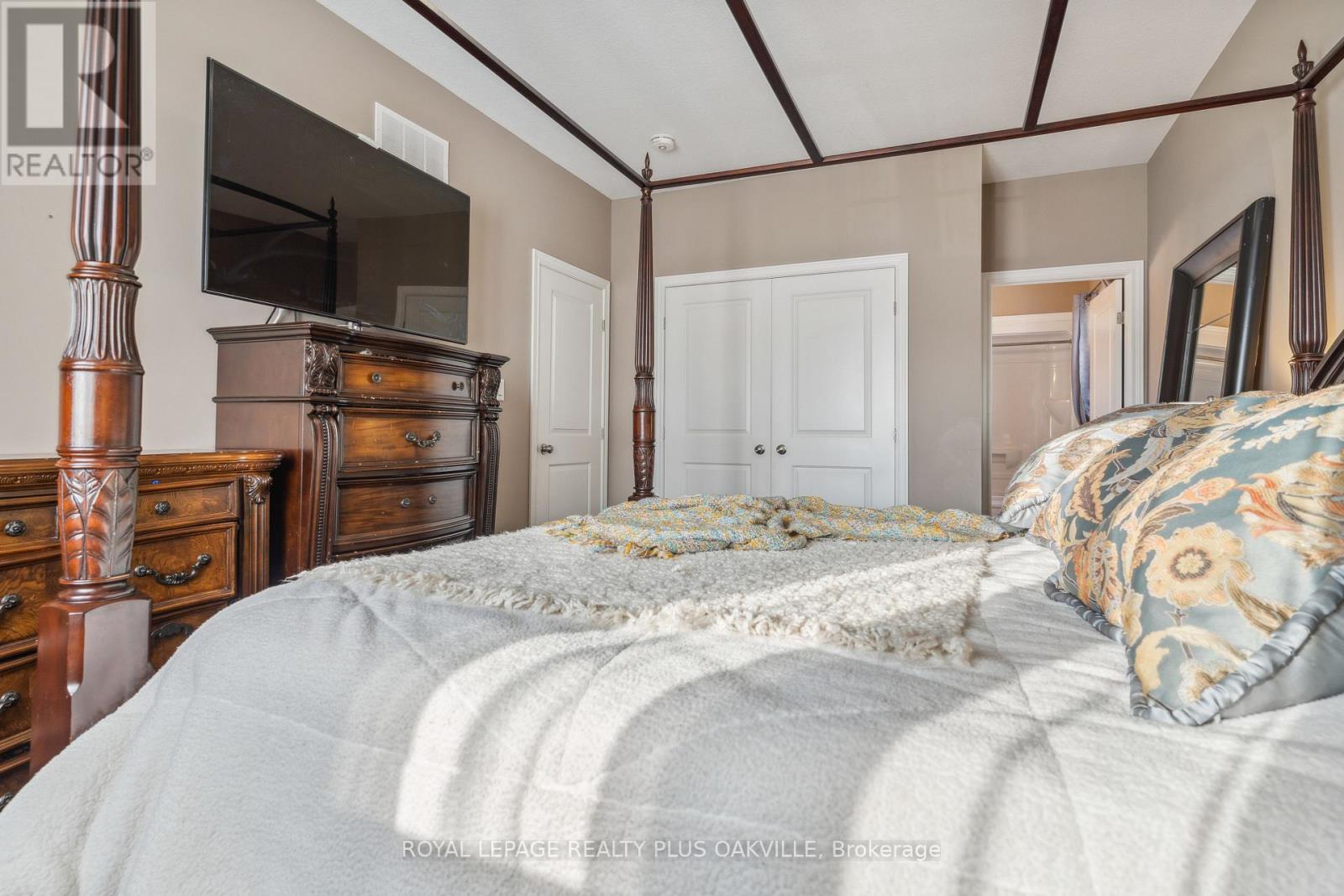 71 Locheed Drive, Hamilton, ON - Indoor Photo Showing Bedroom