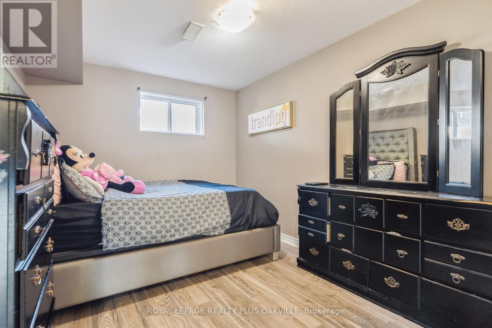 71 Locheed Drive, Hamilton, ON - Indoor Photo Showing Bedroom
