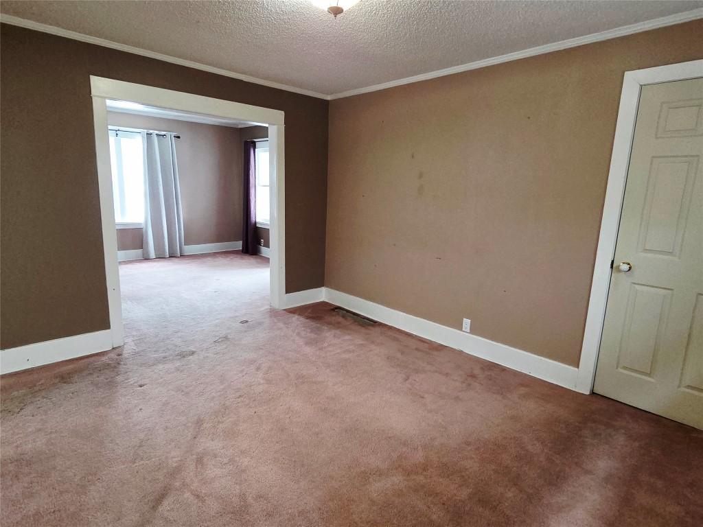 370 Leadenhall Street, Kimberley, BC - Indoor Photo Showing Other Room