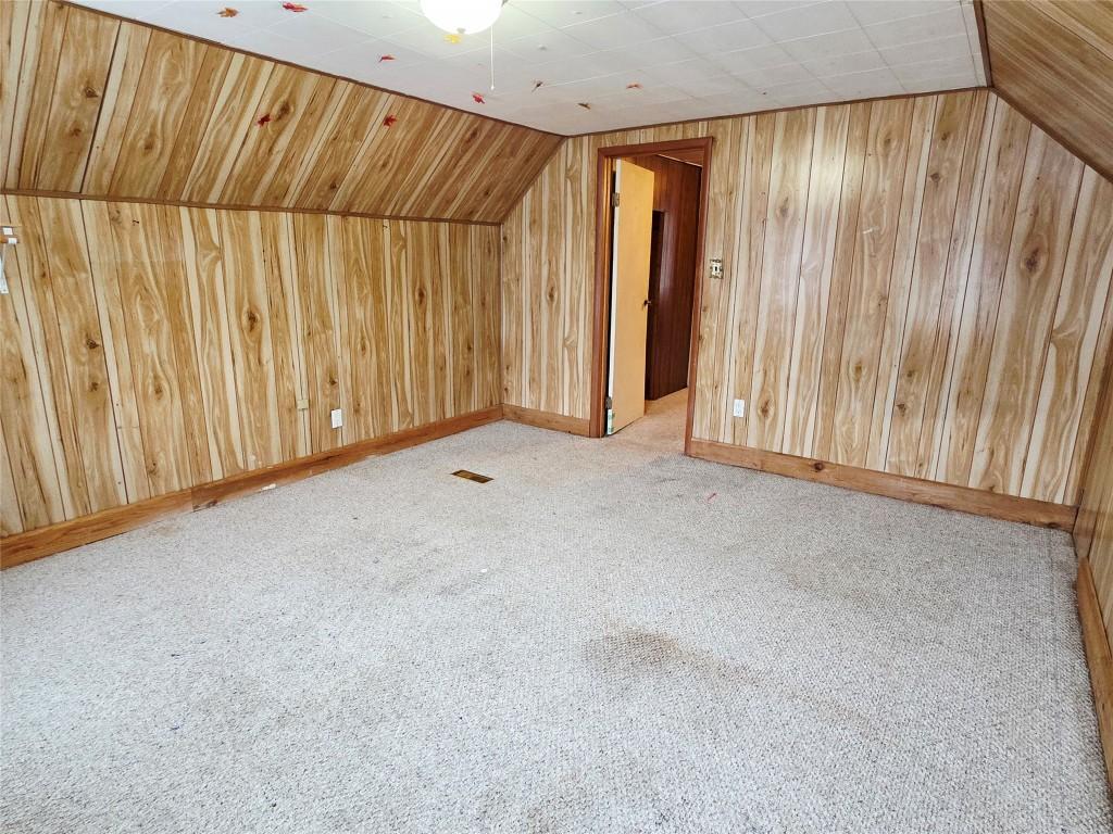370 Leadenhall Street, Kimberley, BC - Indoor Photo Showing Other Room