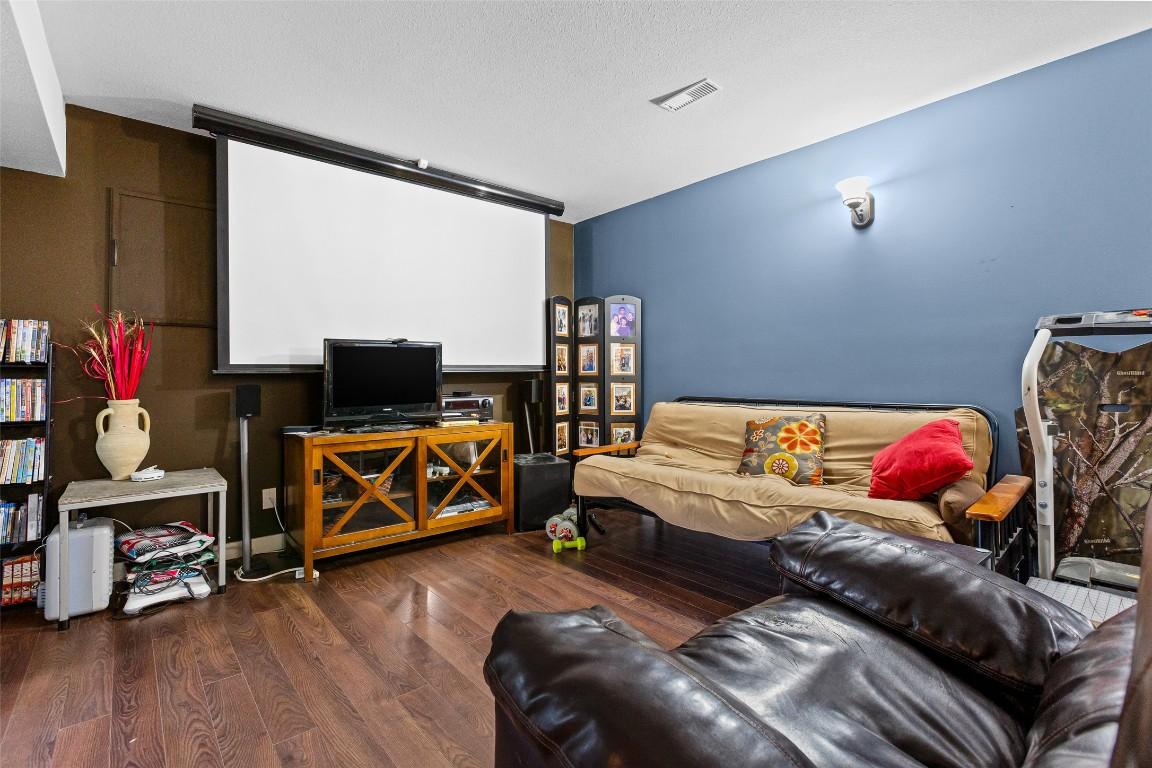 715 9Th Avenue, Creston, BC - Indoor