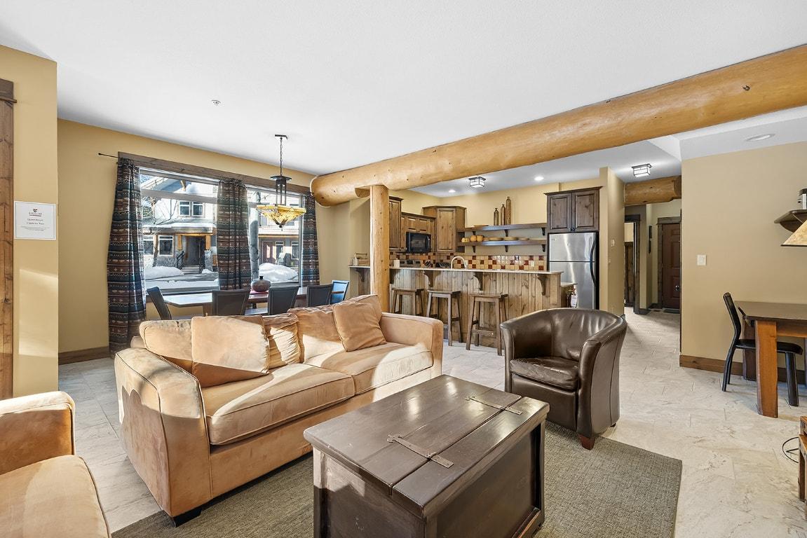 M1-A-1351 Gerry Sorensen Way, Kimberley, BC - Indoor Photo Showing Living Room