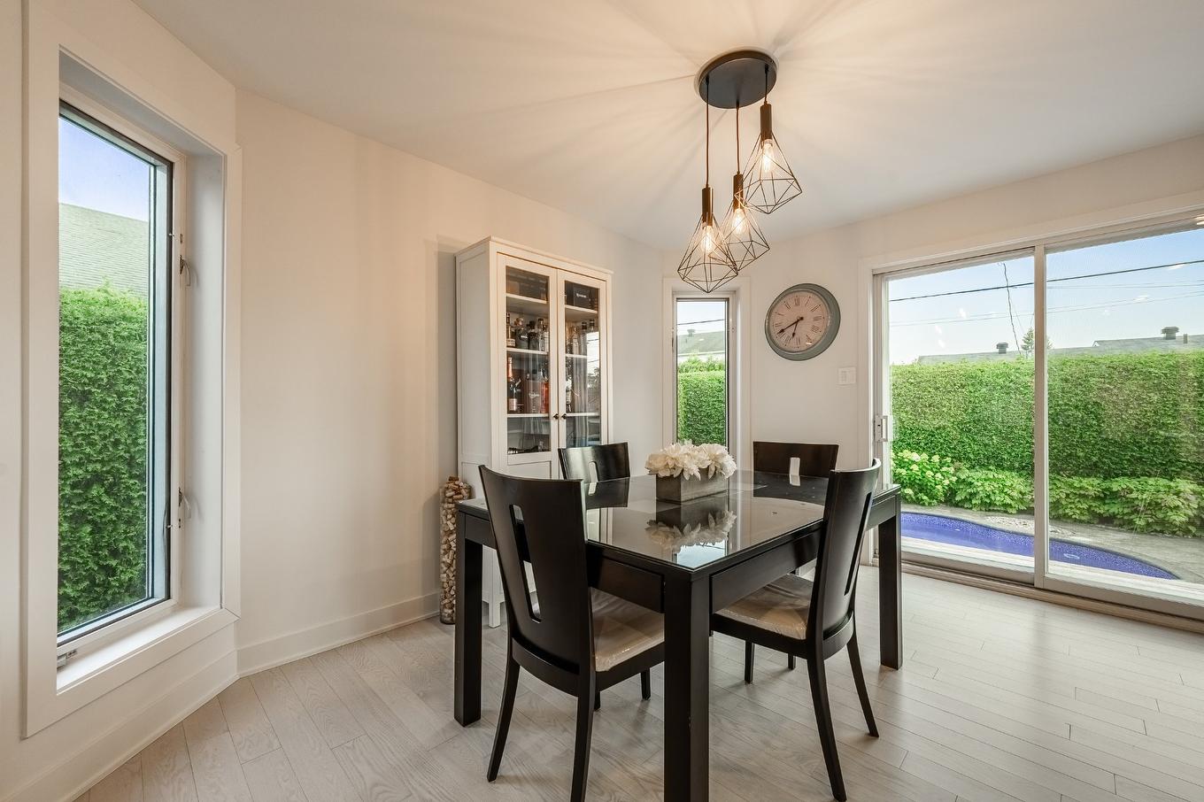 Salle à manger - 15 Rue Besset, Saint-Mathias-Sur-Richelieu, QC - Indoor Photo Showing Dining Room