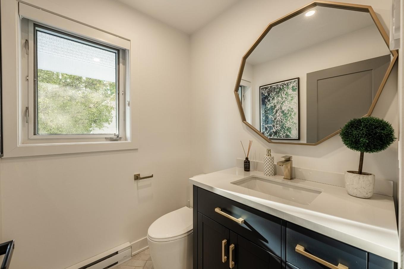 Salle d'eau - 15 Rue Besset, Saint-Mathias-Sur-Richelieu, QC - Indoor Photo Showing Bathroom