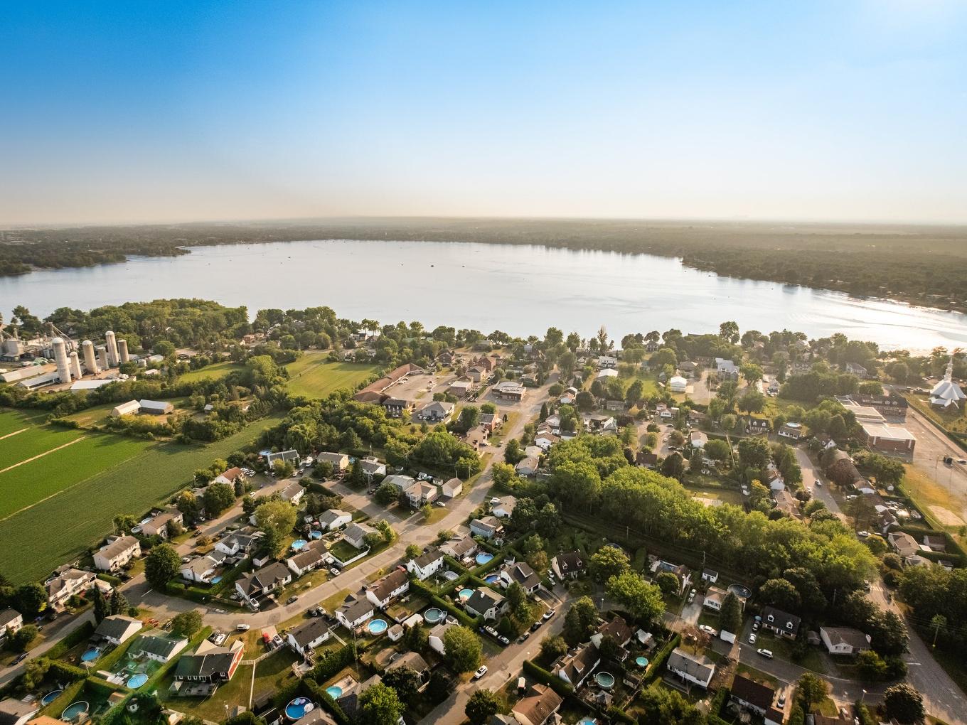 Photo aérienne - 15 Rue Besset, Saint-Mathias-Sur-Richelieu, QC - Outdoor With Body Of Water With View